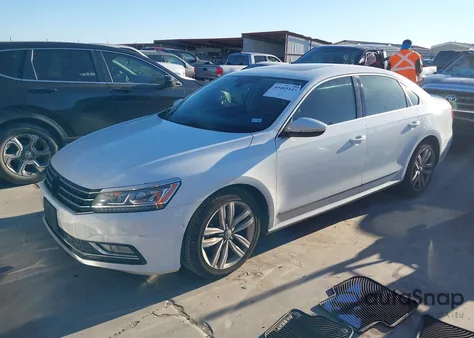 2017 Volkswagen Passat 1.8T Sel Premium z USA, uszkodzony, nr VIN 1VWCT7A31HC067381
